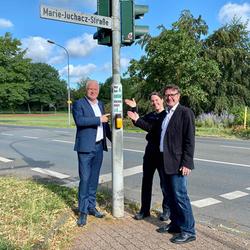 Aufkleber an Ampeln